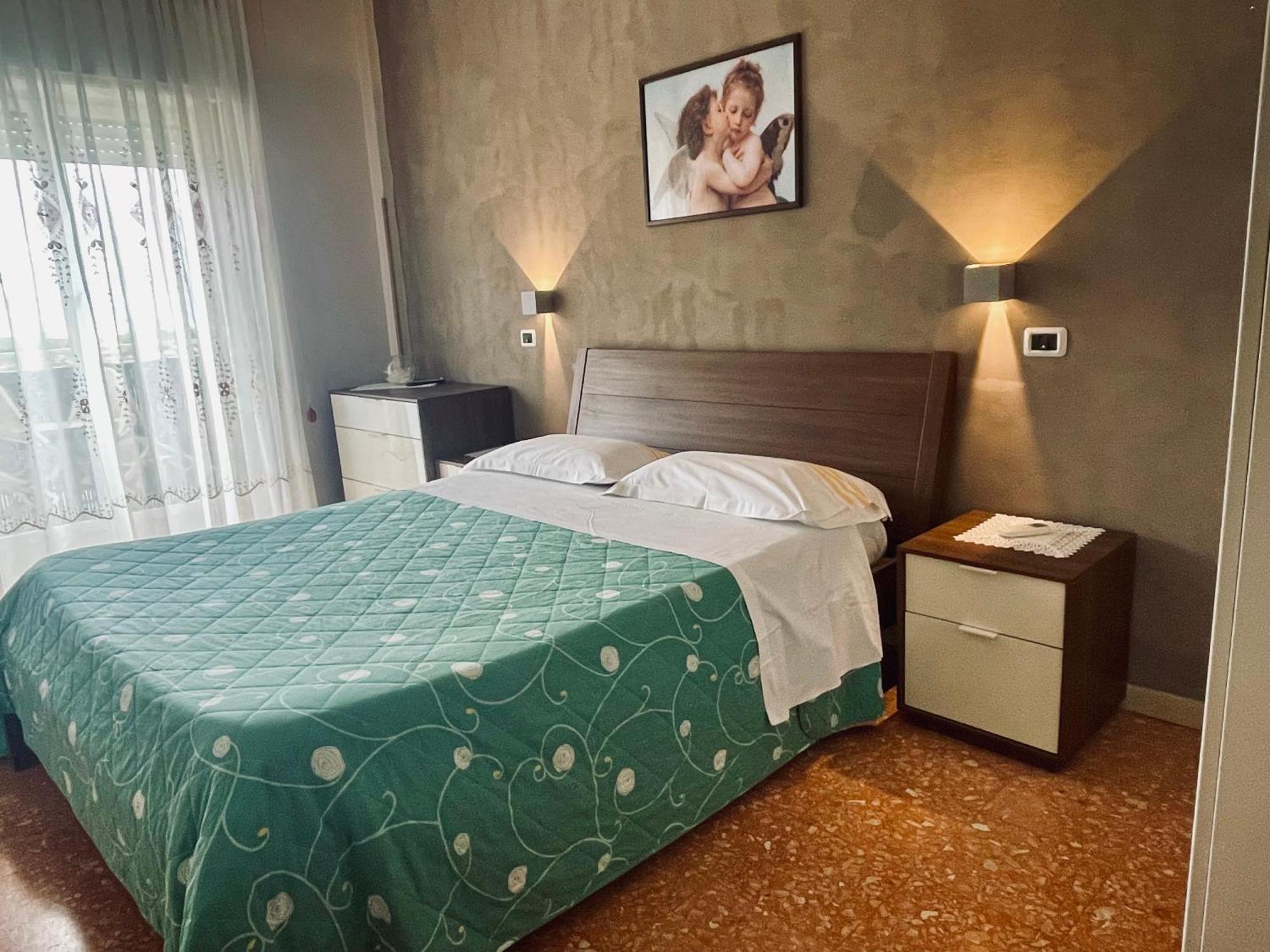 New Royal Bed & Breakfast Аджерола Екстериор снимка