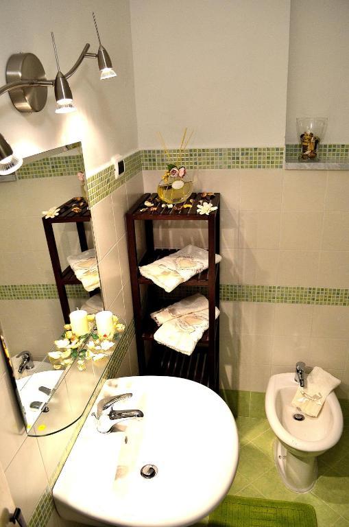 New Royal Bed & Breakfast Аджерола Стая снимка