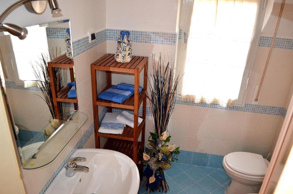 New Royal Bed & Breakfast Аджерола Стая снимка