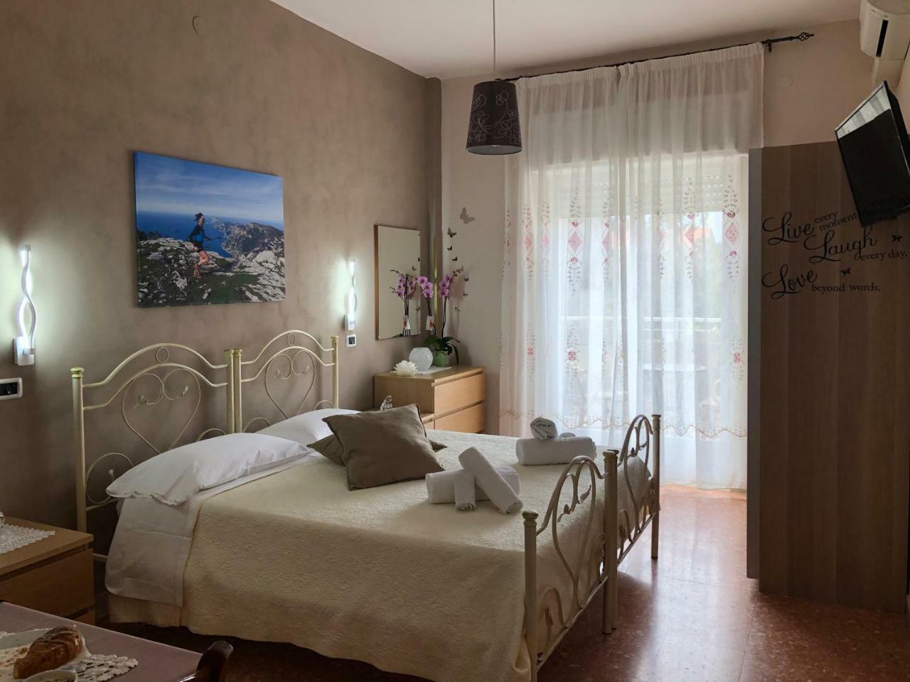 New Royal Bed & Breakfast Аджерола Екстериор снимка