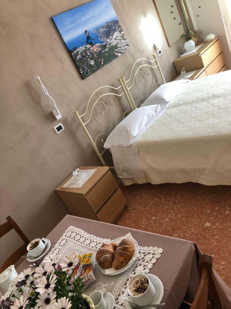 New Royal Bed & Breakfast Аджерола Екстериор снимка