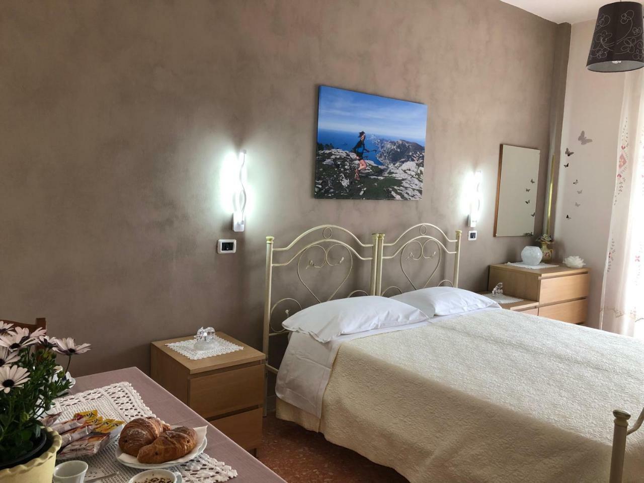 New Royal Bed & Breakfast Аджерола Екстериор снимка